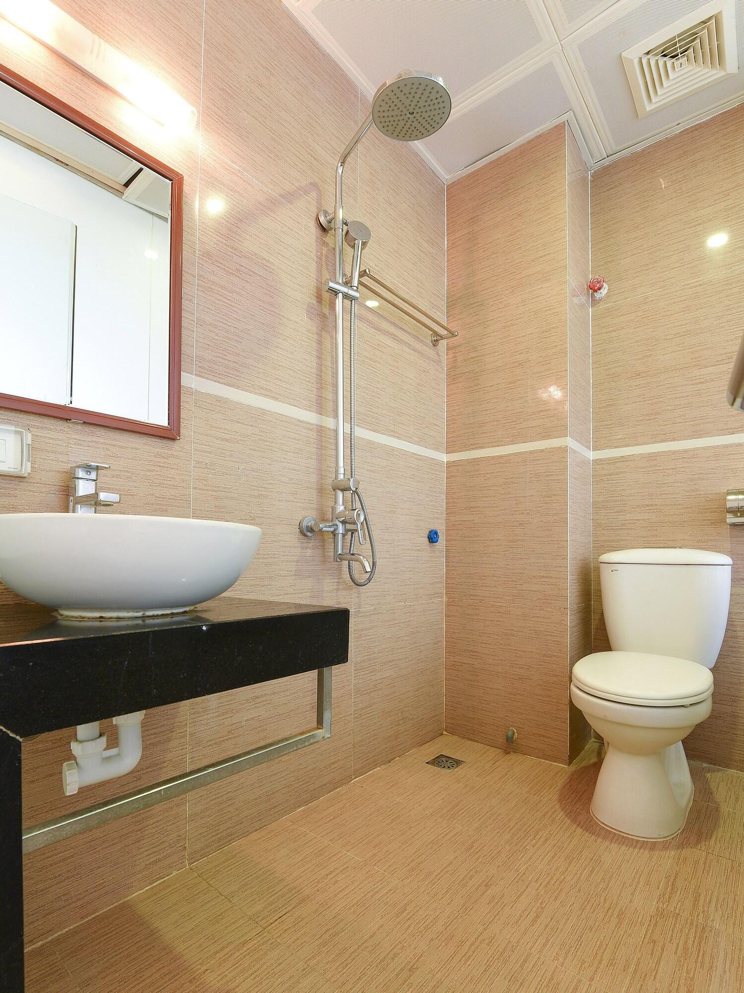 Oyo 210 Saki Hotel Ханой Екстериор снимка