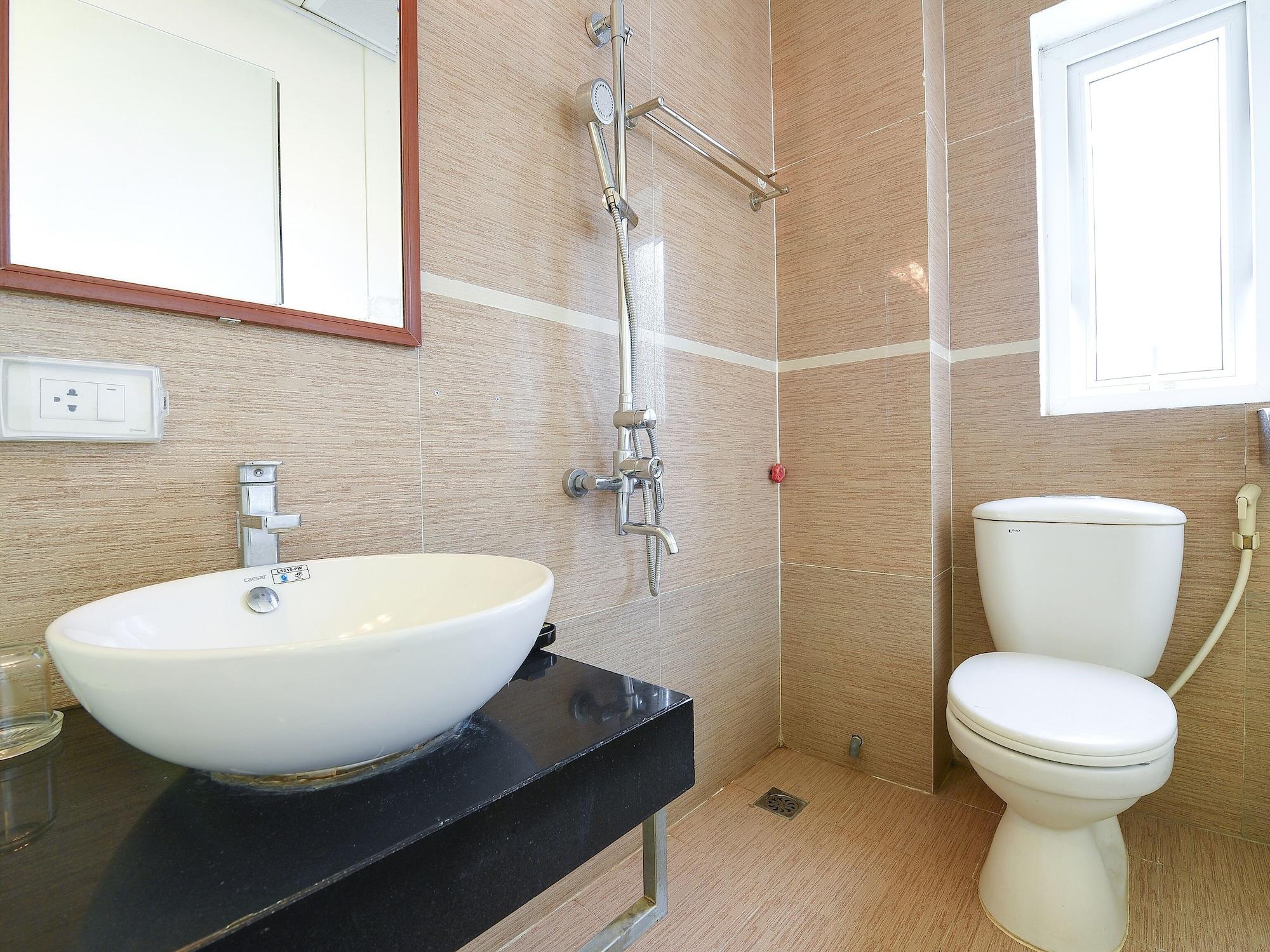 Oyo 210 Saki Hotel Ханой Екстериор снимка
